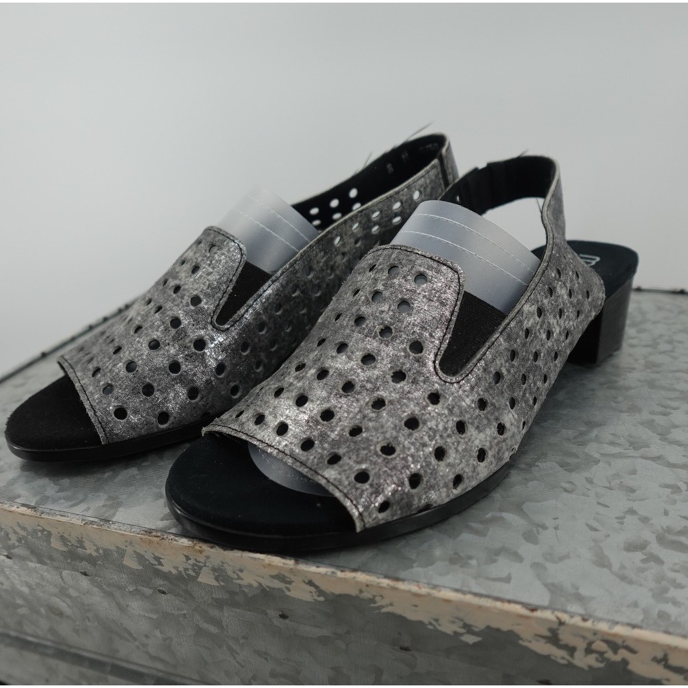 Munro American Metallic Silver Perforated Slingback Block Heel Sandals Womens 8M
